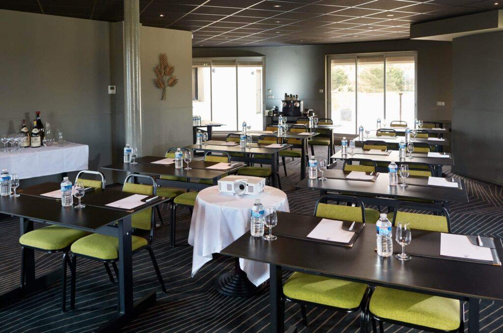 Salle de réunion, évènements, séminaires et privatisation pour entreprises à Valence en Drôme - Le Clos Syrah : Hôtel Restaurant et Spa à Valence